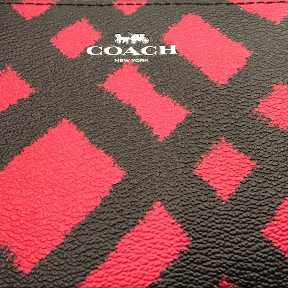 ❤️❤️NWT❤️❤️Authentic COACH Red & Black wristlet - Picture 2 of 7